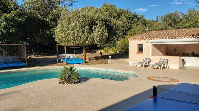 Le jardin et la piscine